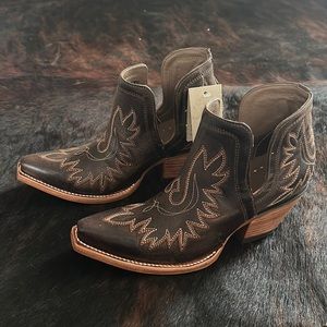 Ariat Dixon Booties (Weathered Brown)